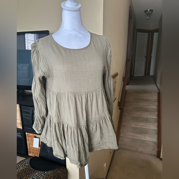 American Eagle Outfitters Tops - Women's Olive Green Tiered Long Sleeve Peasant Top